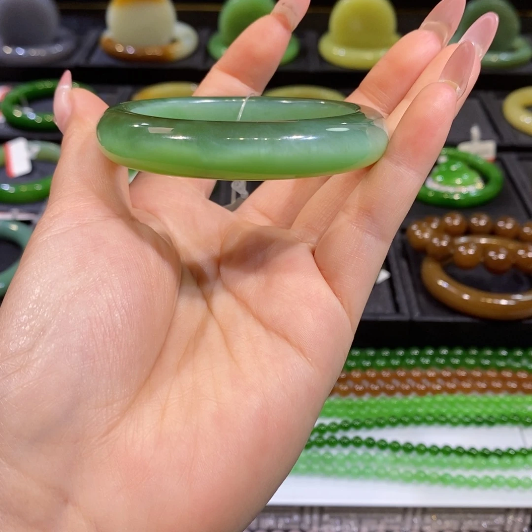 刘***奶和田玉（碧玉）手镯未镶嵌分单付款第二单