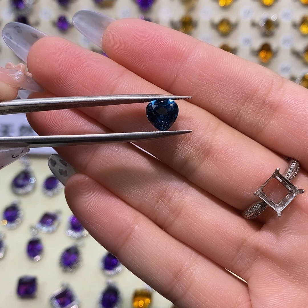 托帕石未镶嵌Q天然托帕石定制