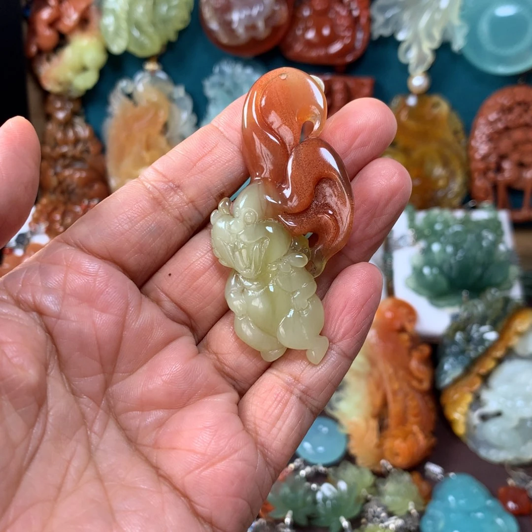 蛇纹石玉未镶嵌挂坠韩****吖