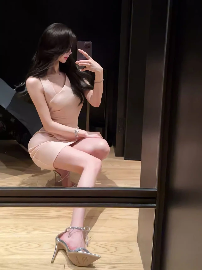 woppei （剪标）小巴姐妹裸粉色连衣裙女性感纯欲夏季新款