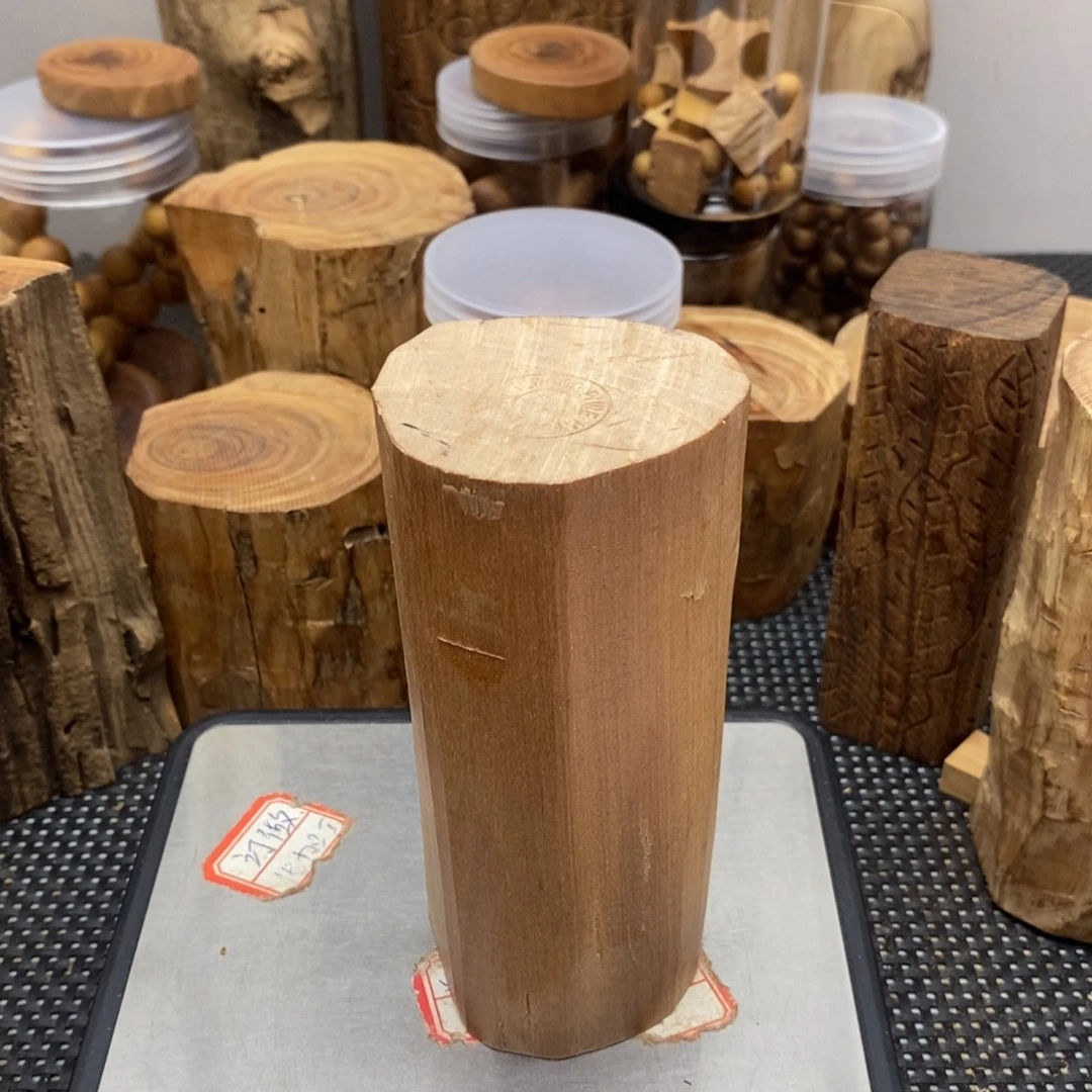 披***湖木老山檀香木木木木