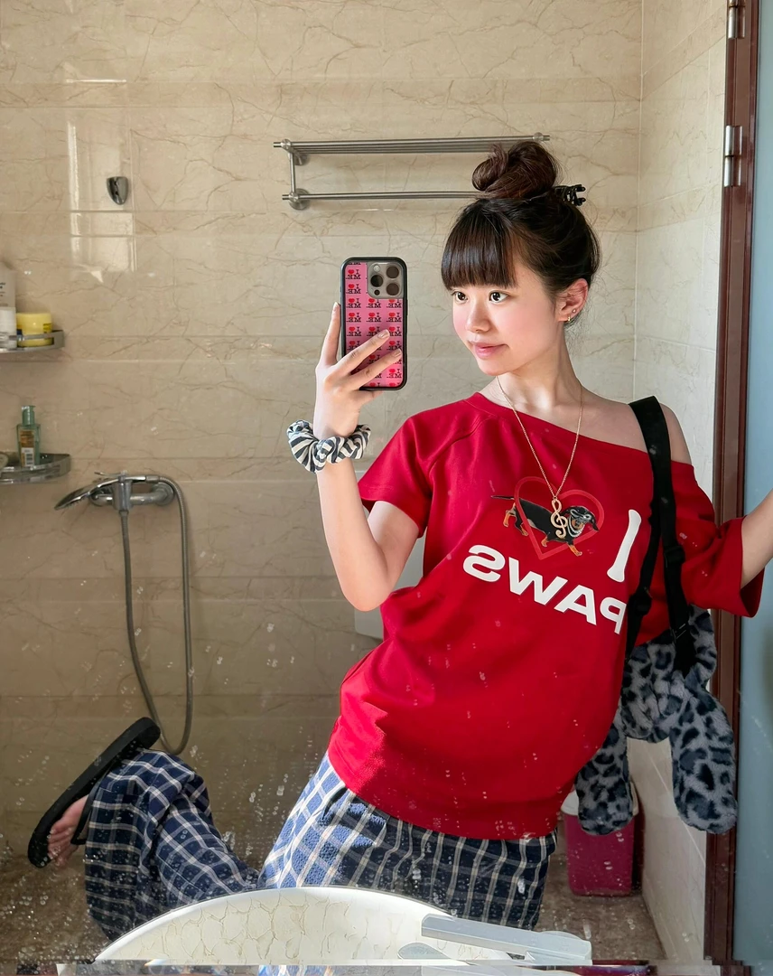 美式街头辣妹红色短袖斜肩t恤女纯棉夏季新款印花一字肩ins半袖