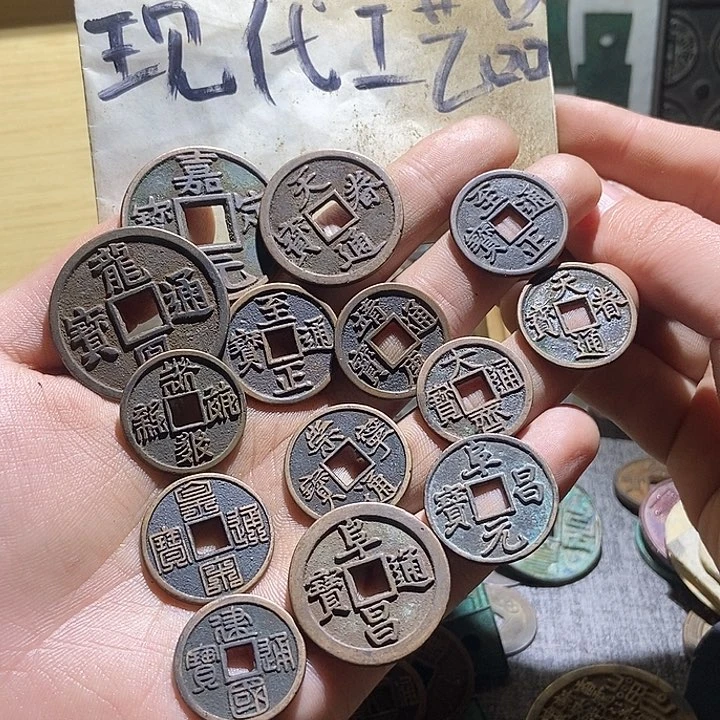 铜霜**痕现代翻砂制作工艺品