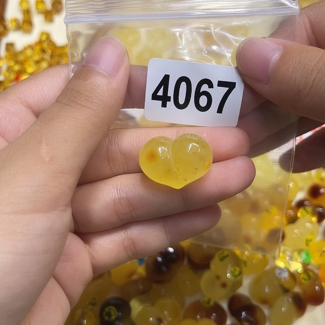 琥珀未镶嵌珠宝奇石