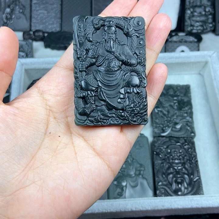 和田玉未镶嵌颈饰释*！