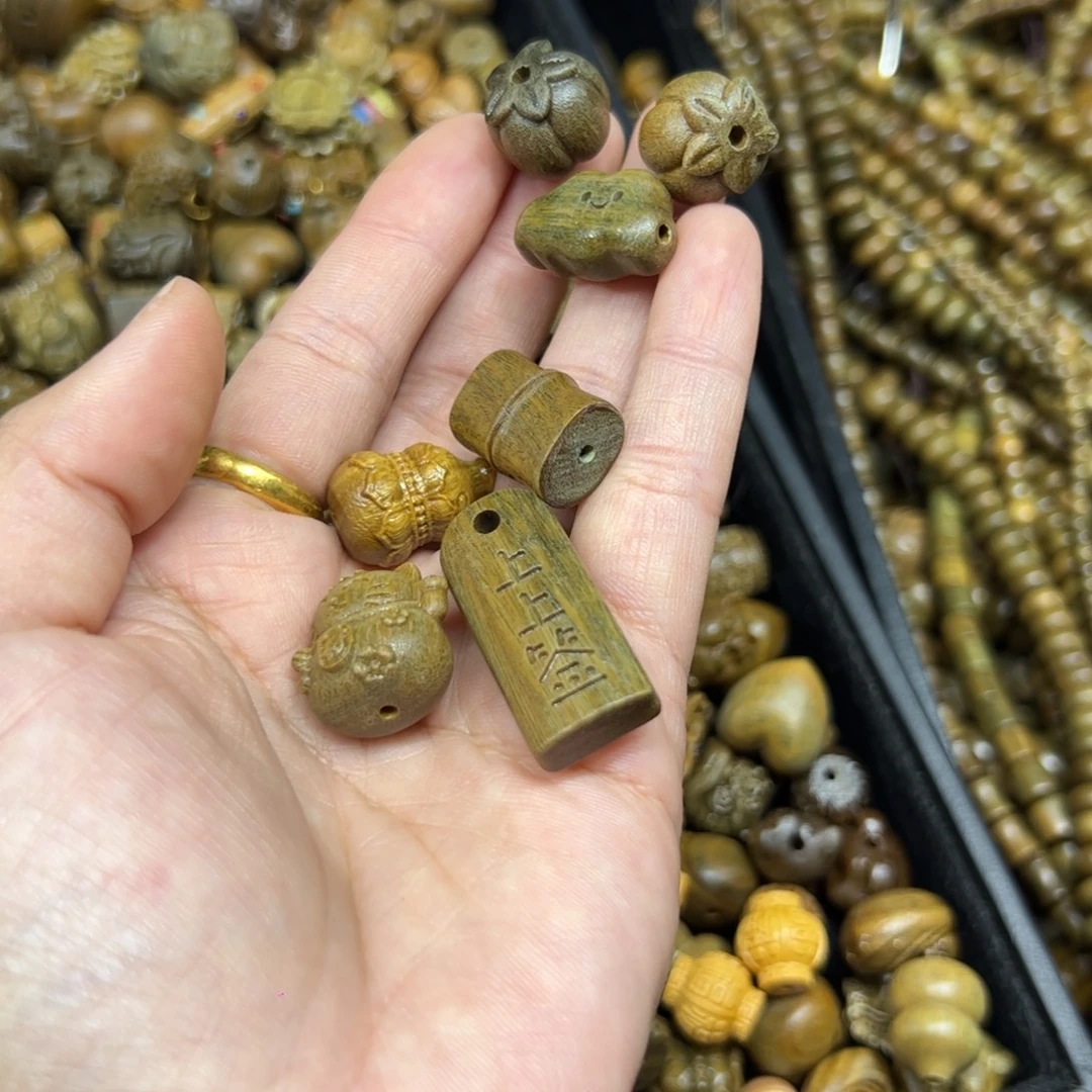 金***～无事牌维腊木（绿檀）