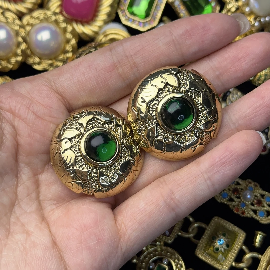 铜合金琉璃耳饰 复古高级感宫廷风女手工镶嵌绿色耳钉饰品金色