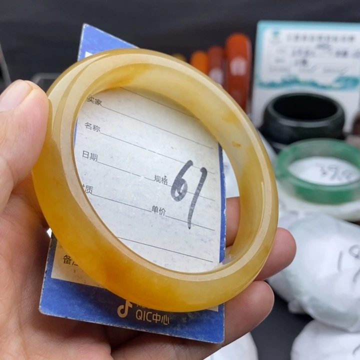 未镶嵌手镯石英质玉