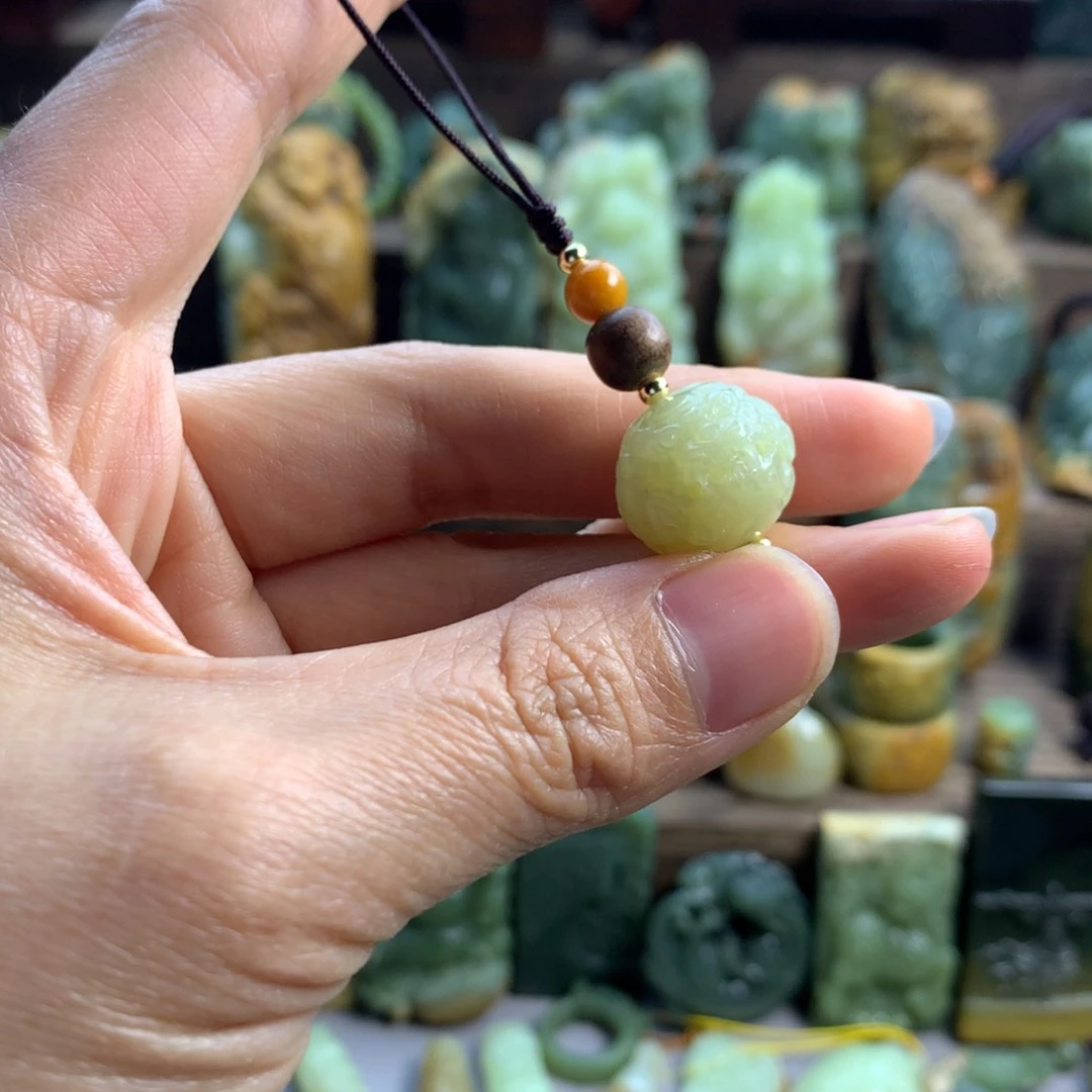 岫岩老玉（透闪石质玉）挂件未镶嵌仁*