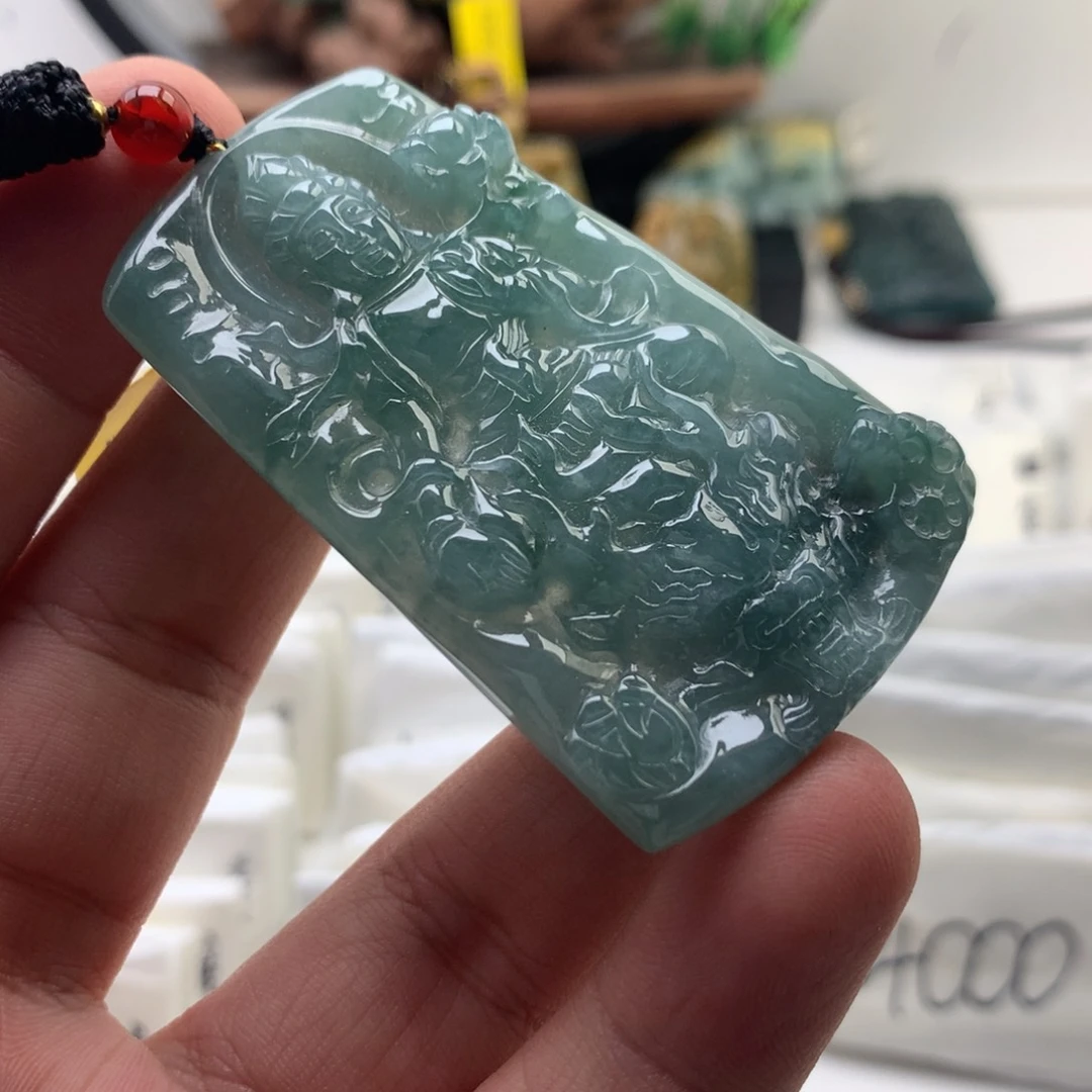 颈饰未镶嵌翡翠观音