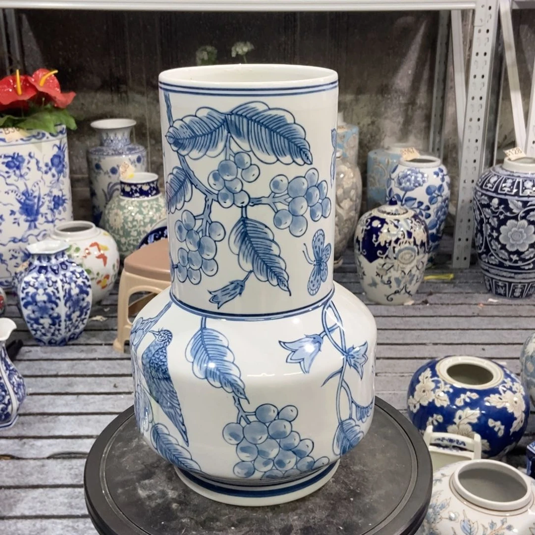 摆件花瓶手绘釉下彩