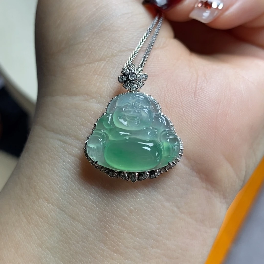翡翠颈饰18K金镶嵌高冰种白底飘金丝翠冰润佛公吊坠