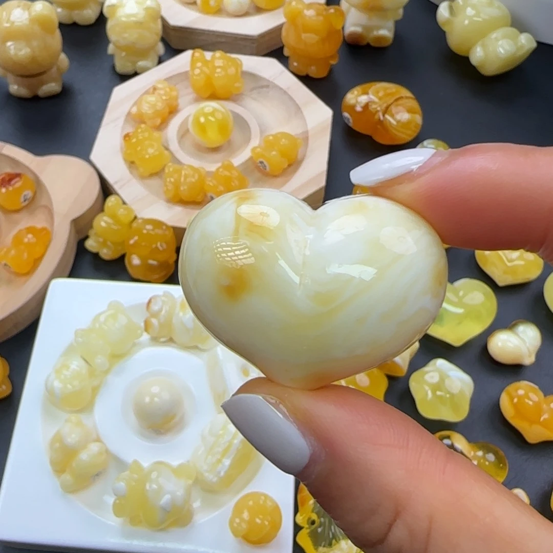 琥珀未镶嵌珠宝奇石