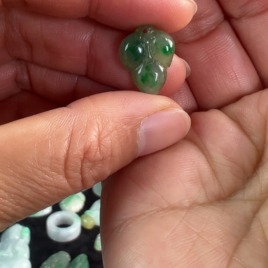 翡翠未镶嵌项圈天然翡翠小件