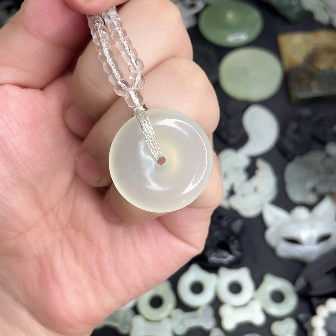 *****岫玉未镶嵌颈饰扣