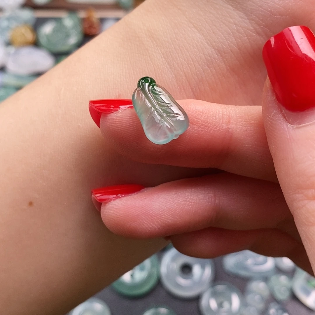 翡翠未镶嵌颈饰白菜