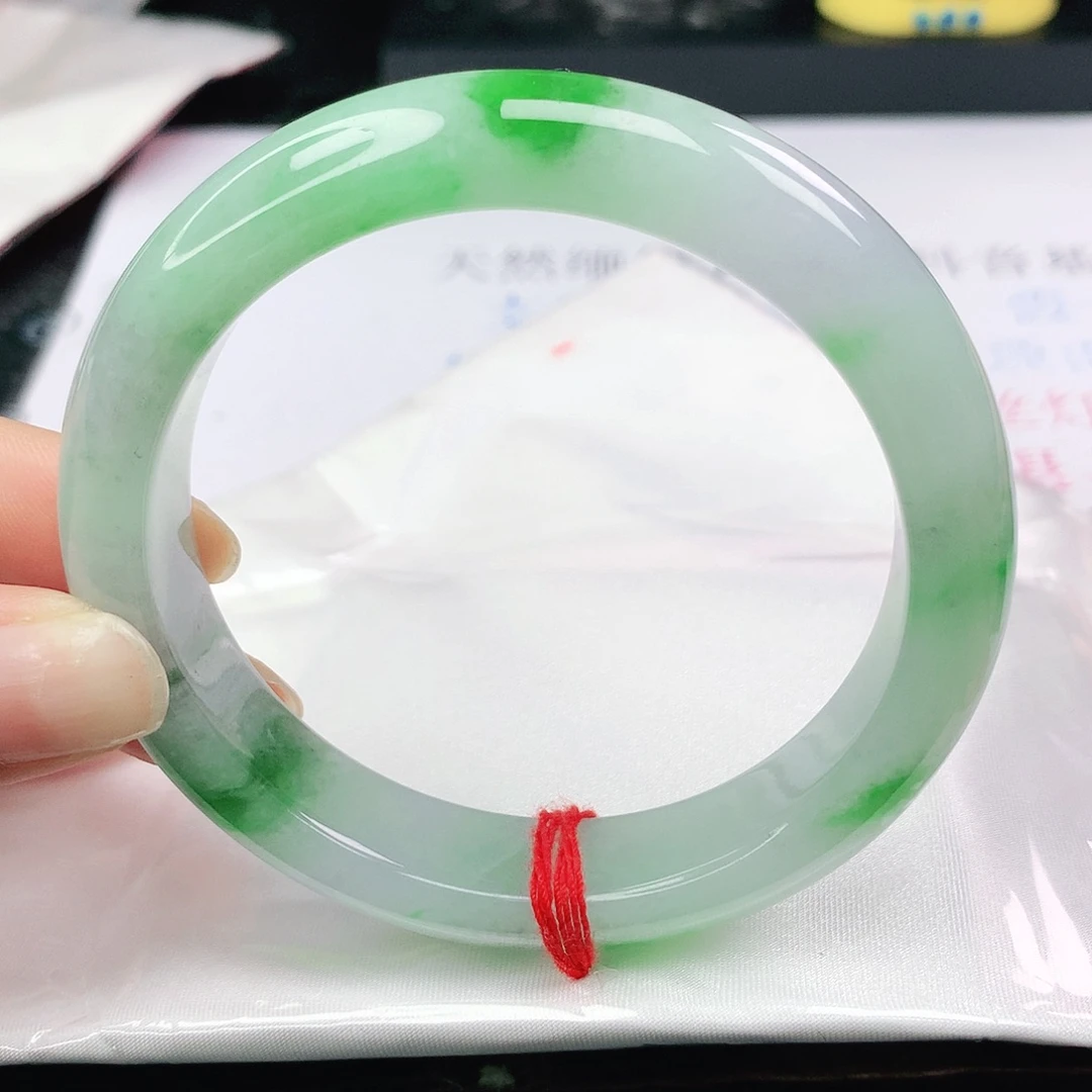 翡翠未镶嵌手镯正