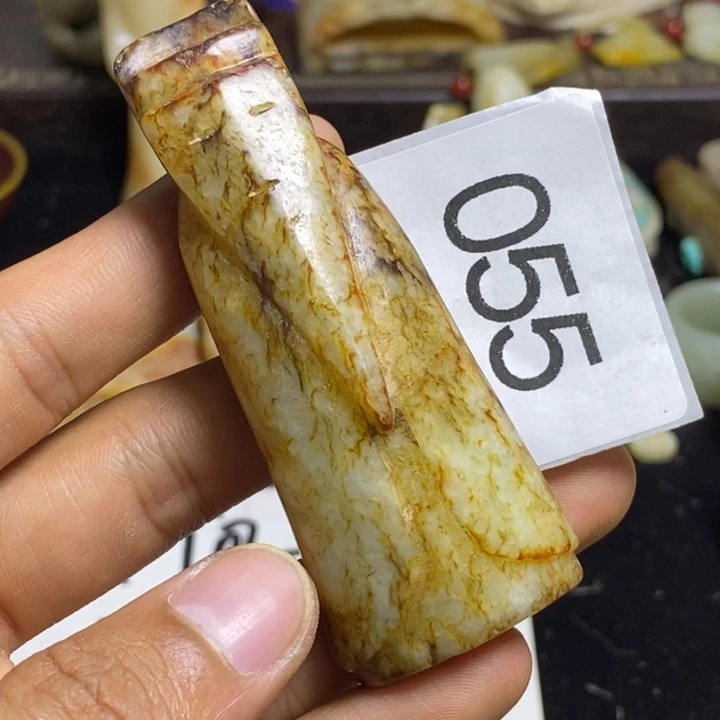 合金透闪石-蛇纹石玉颈饰