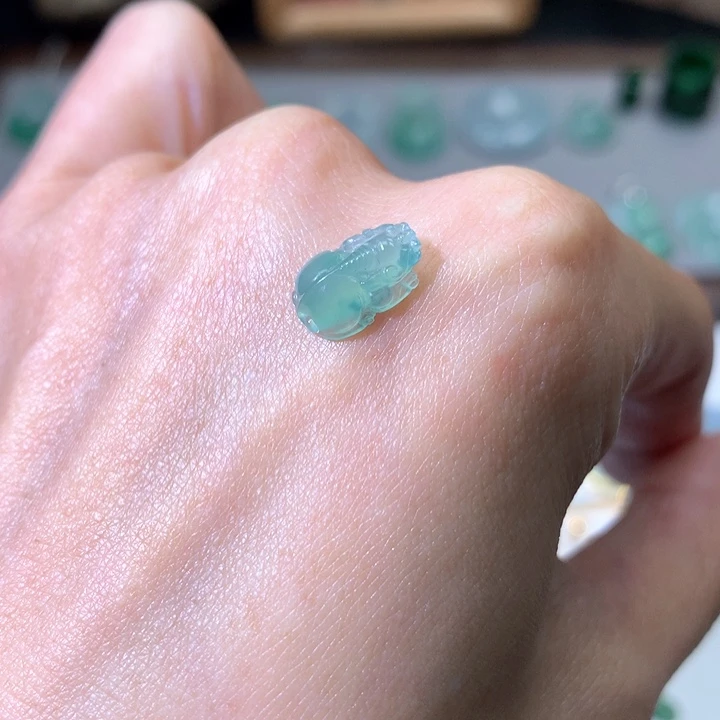 翡翠颈饰未镶嵌貔貅