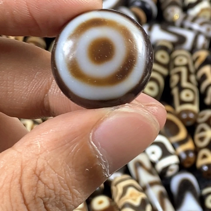 只买单纯的吊坠，没带链子，属的性质。