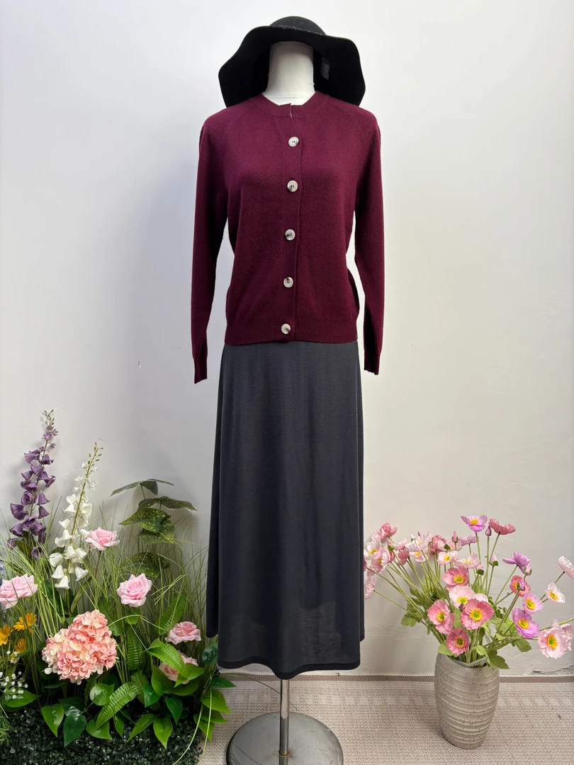 塞北绒王C084-100羊绒女常规款极简风圆领开衫时尚气质