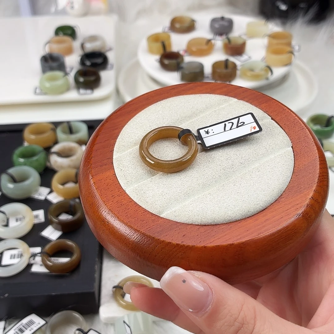 和田玉未镶嵌戒指Q67糖泥鳅背内径16.6