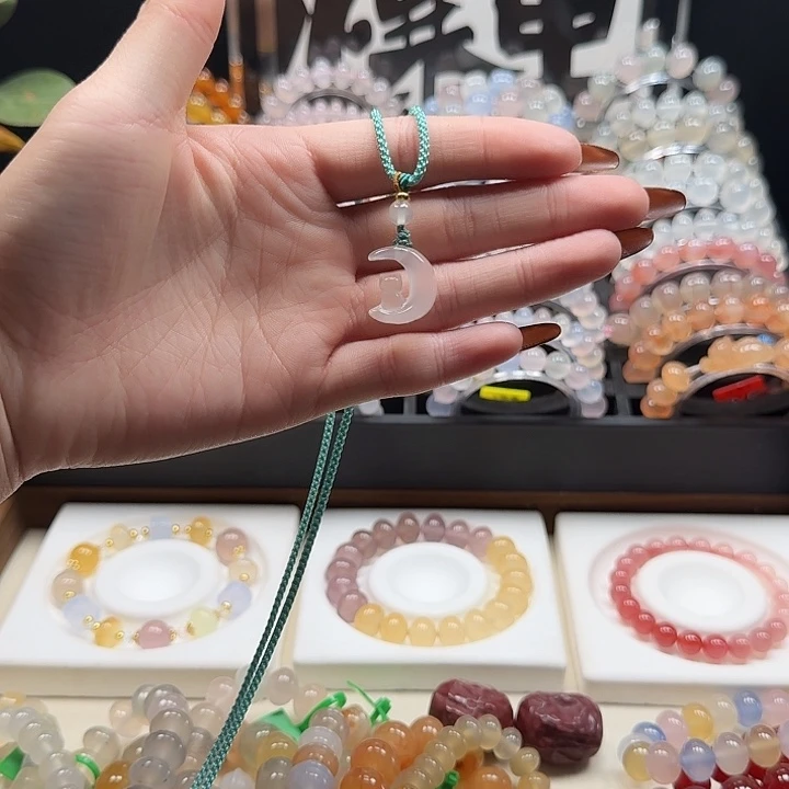 玛瑙/玉髓未镶嵌颈饰