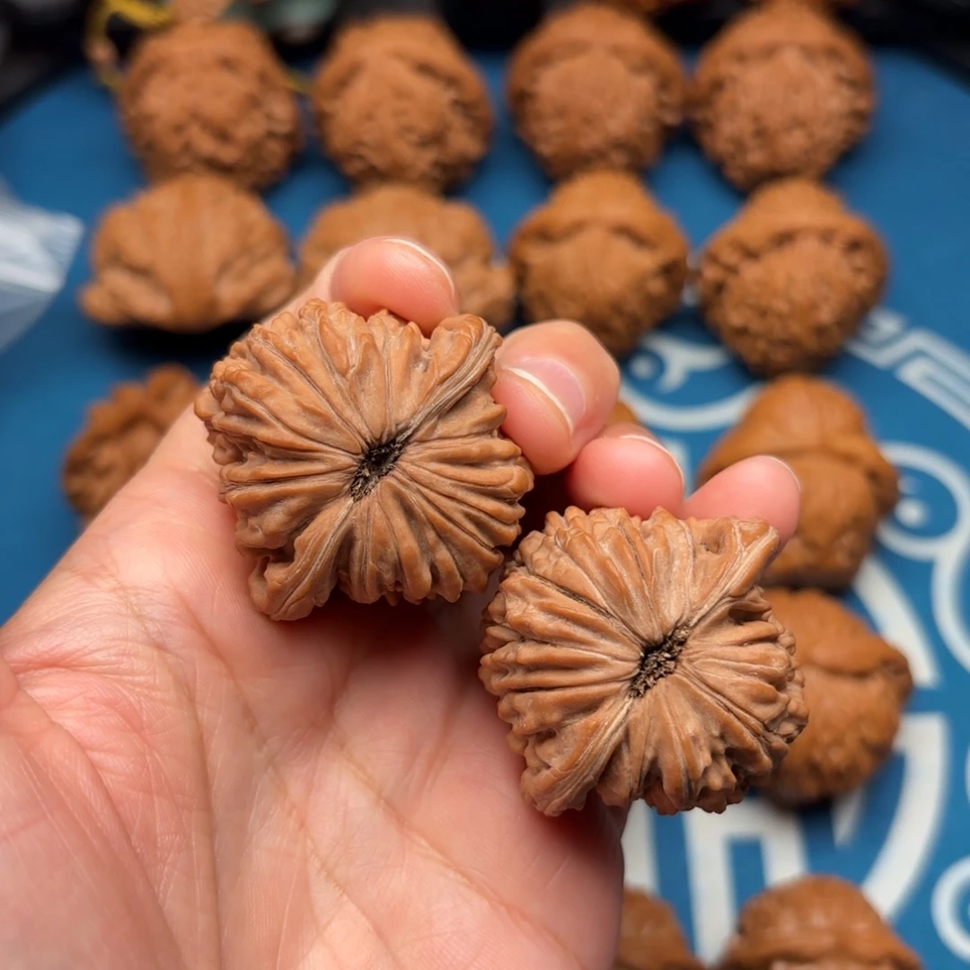 L***u文玩核桃吊坠楼42