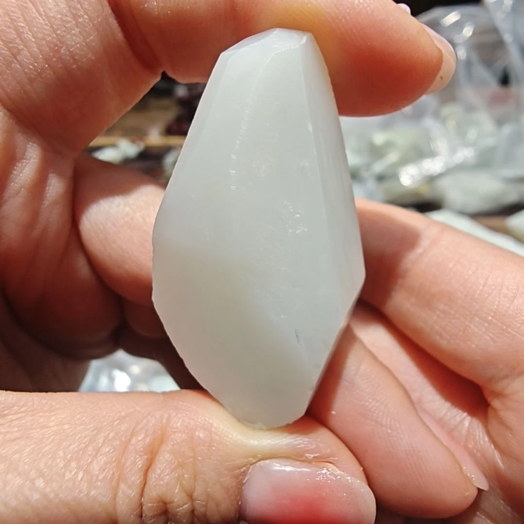 和田玉（白玉）未镶嵌珠宝奇石