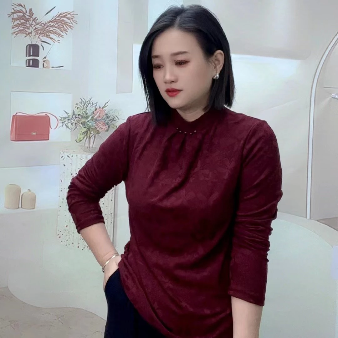 新款时尚简约感双面绒 5D提花工艺显瘦设计款打底衫