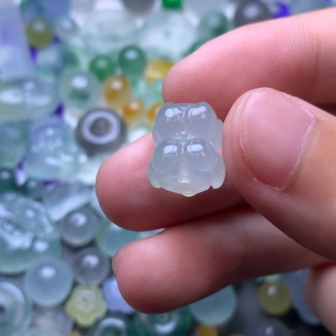 定制翡翠未镶嵌挂件