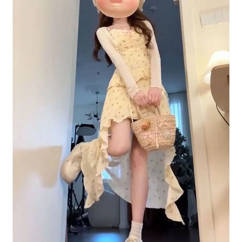 甜辣田园风碎花黄色不规则吊带裙外搭开衫女两件套装