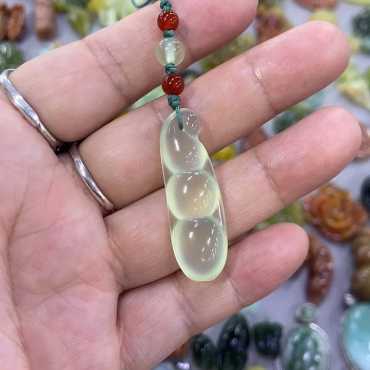 蛇纹石玉未镶嵌挂件