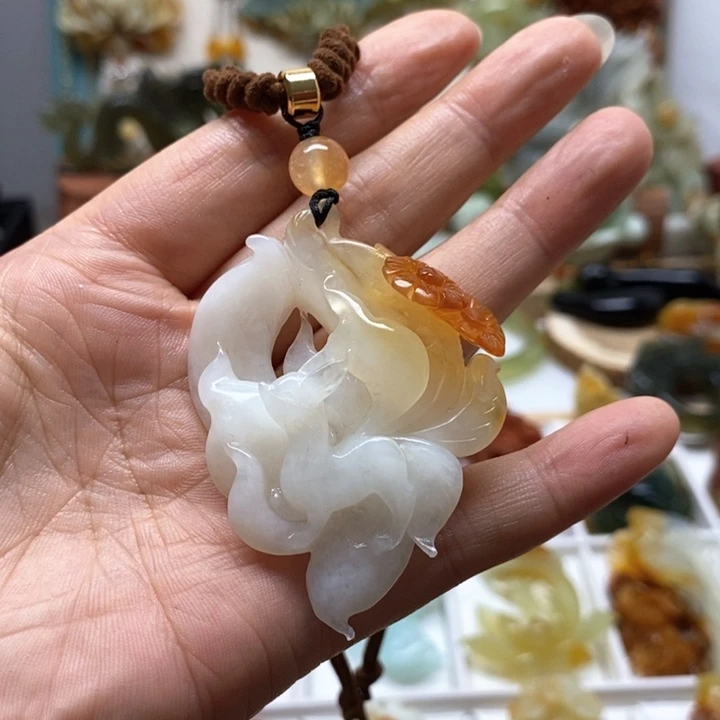 未镶嵌蛇纹石玉颈饰