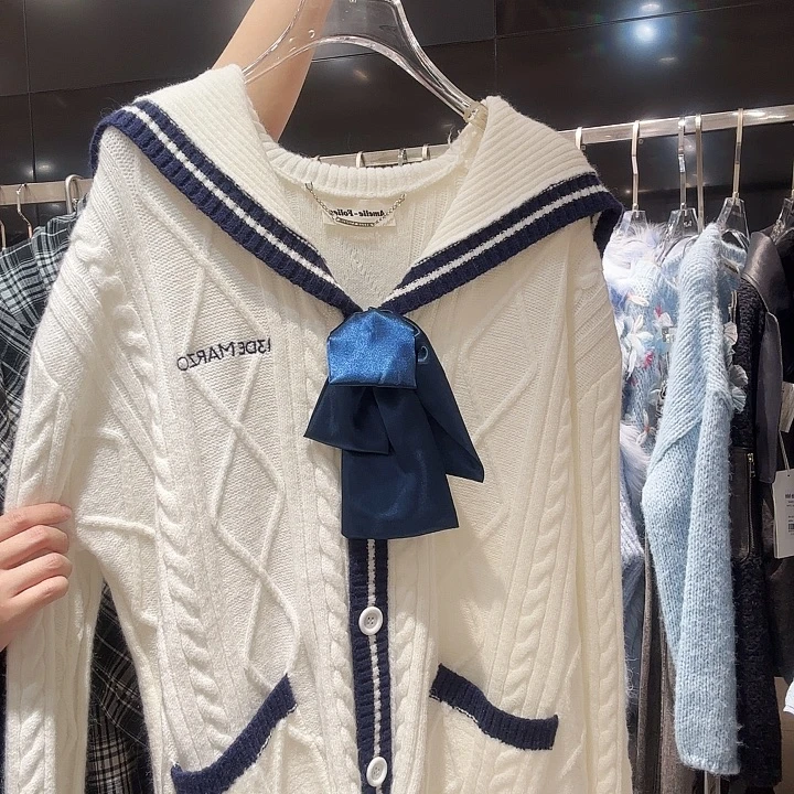 Tyyuuujhhhhhjjjjjjjh