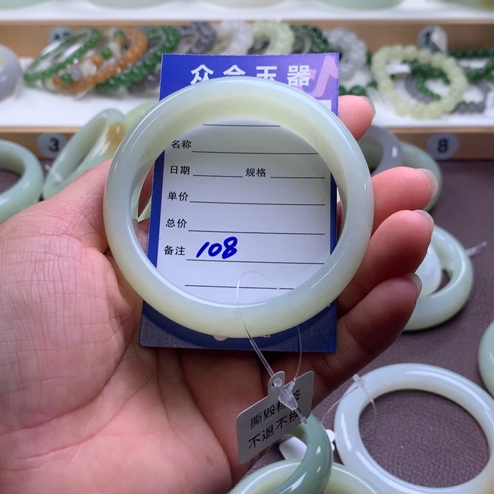 和田玉未镶嵌手镯