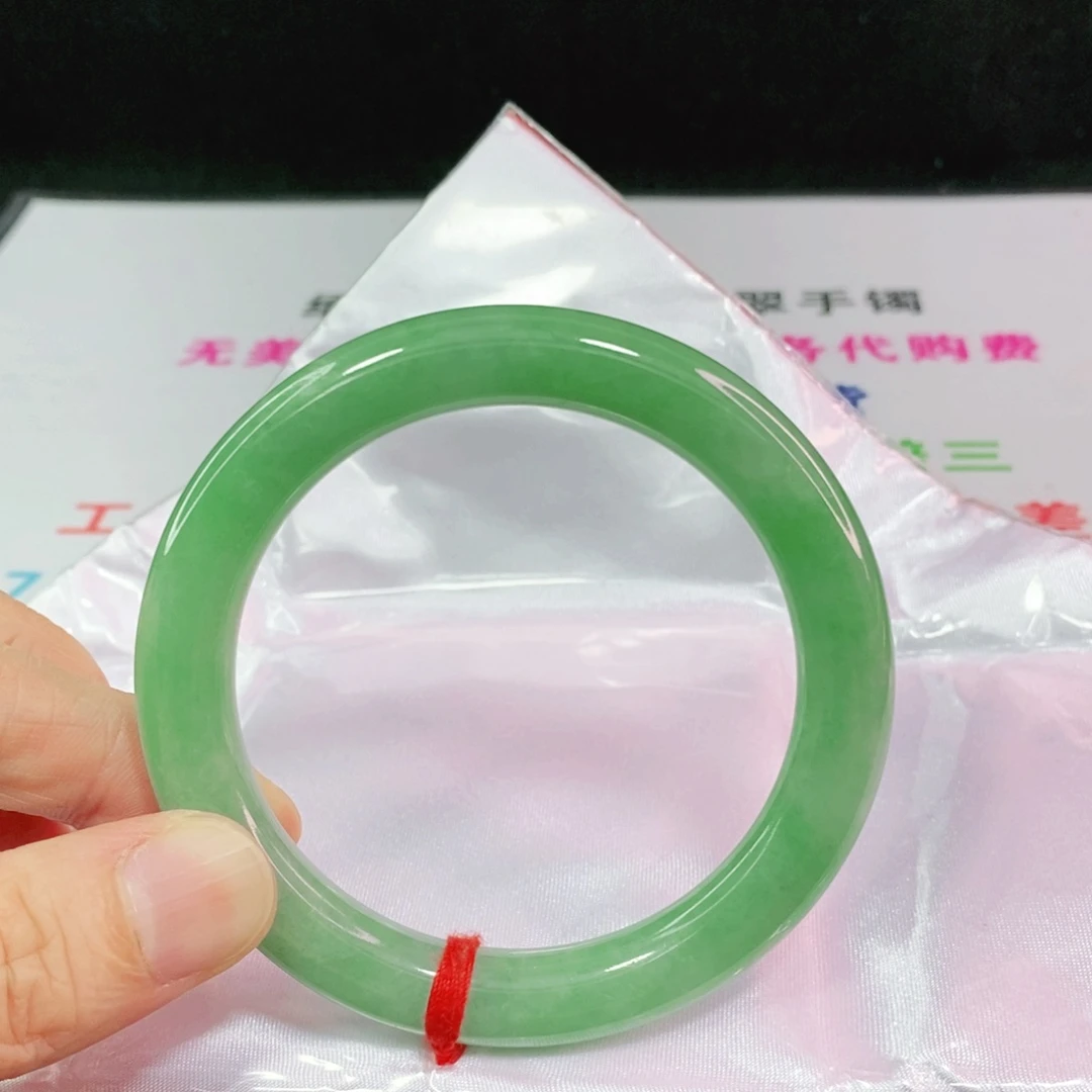 翡翠手镯未镶嵌57圈口圆条
