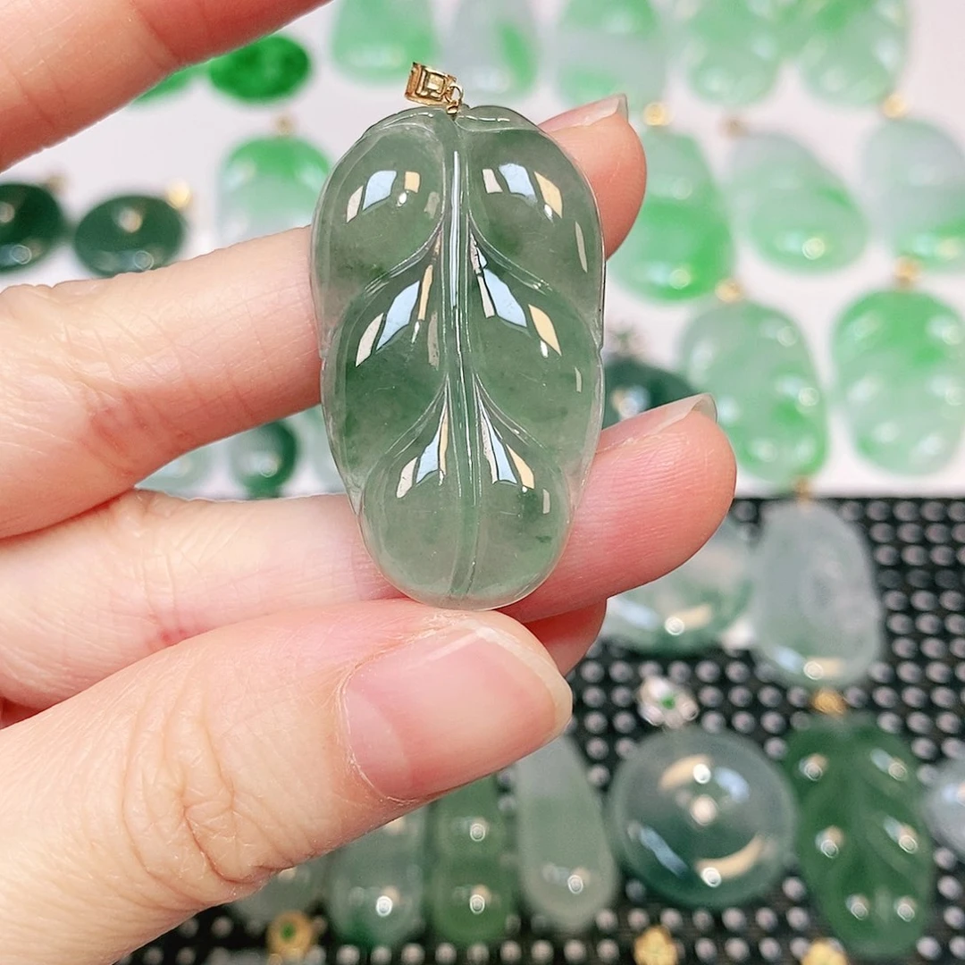 翡翠吊坠(不含链)18K金镶嵌