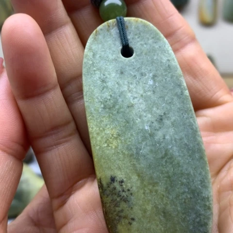 【闪购商品】未镶嵌岫岩河磨玉（透闪石质玉）挂件