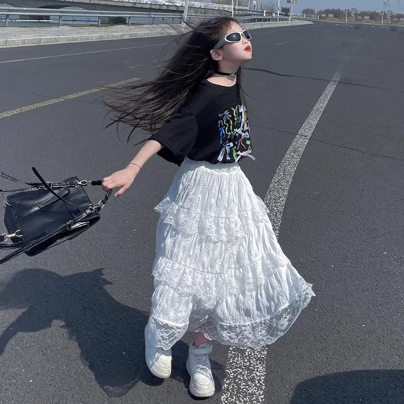女童2025春夏新款韩系温柔风松紧腰蕾丝拼接压褶半身裙白色长裙