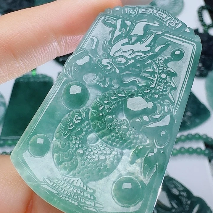 翡翠未镶嵌颈饰天然的A货翡翠多样性发其一