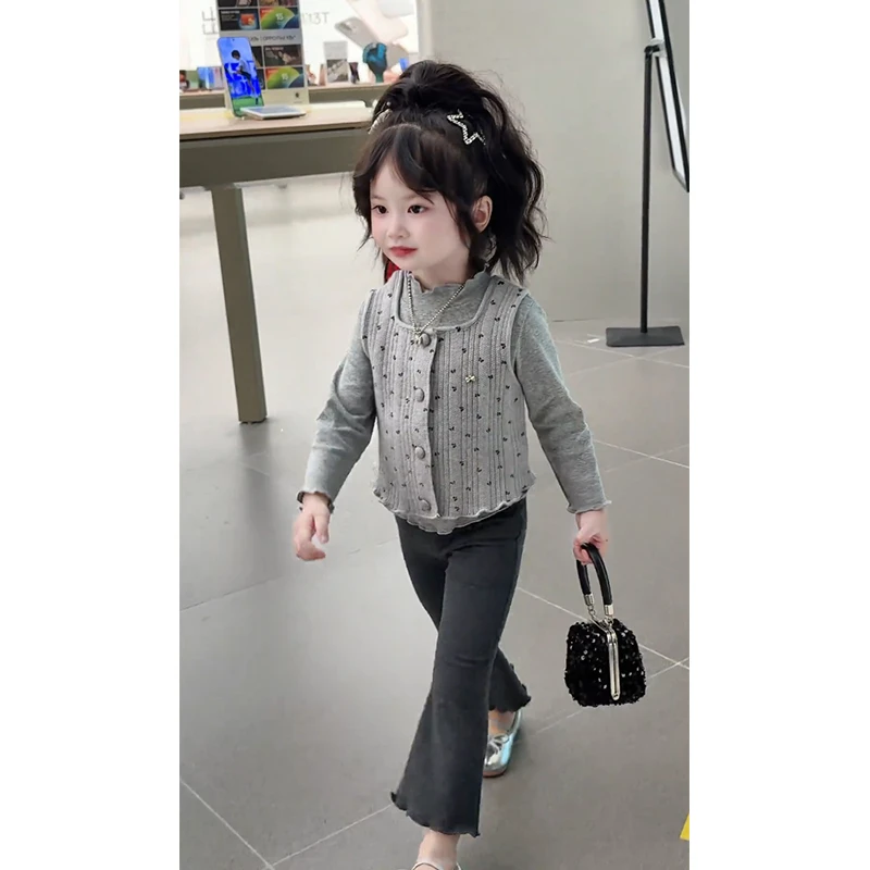 2025年秋季新款韩版网红时髦女宝复古针织马甲+灰色微喇裤三件套