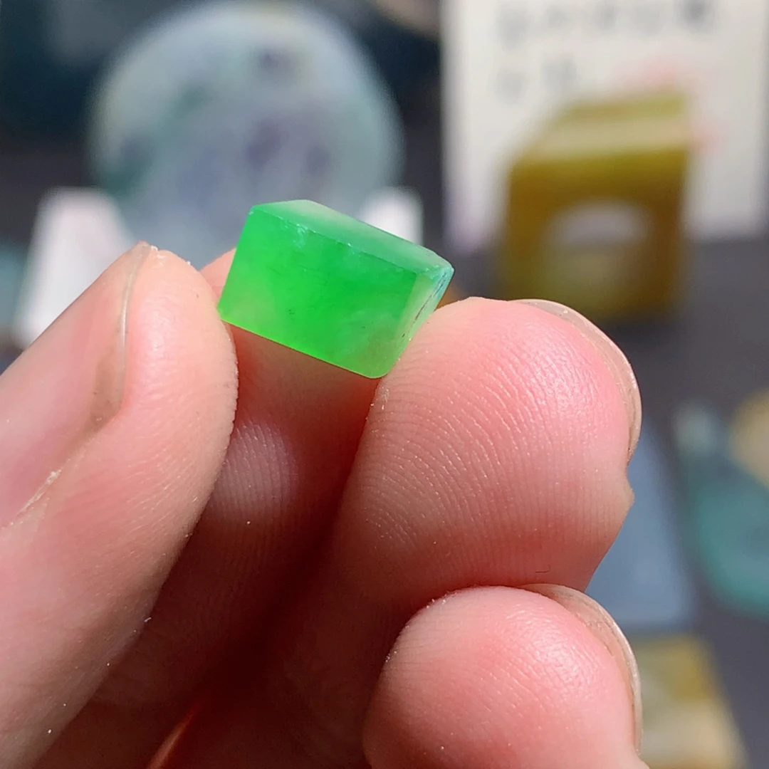 未镶嵌定制翡翠翡翠