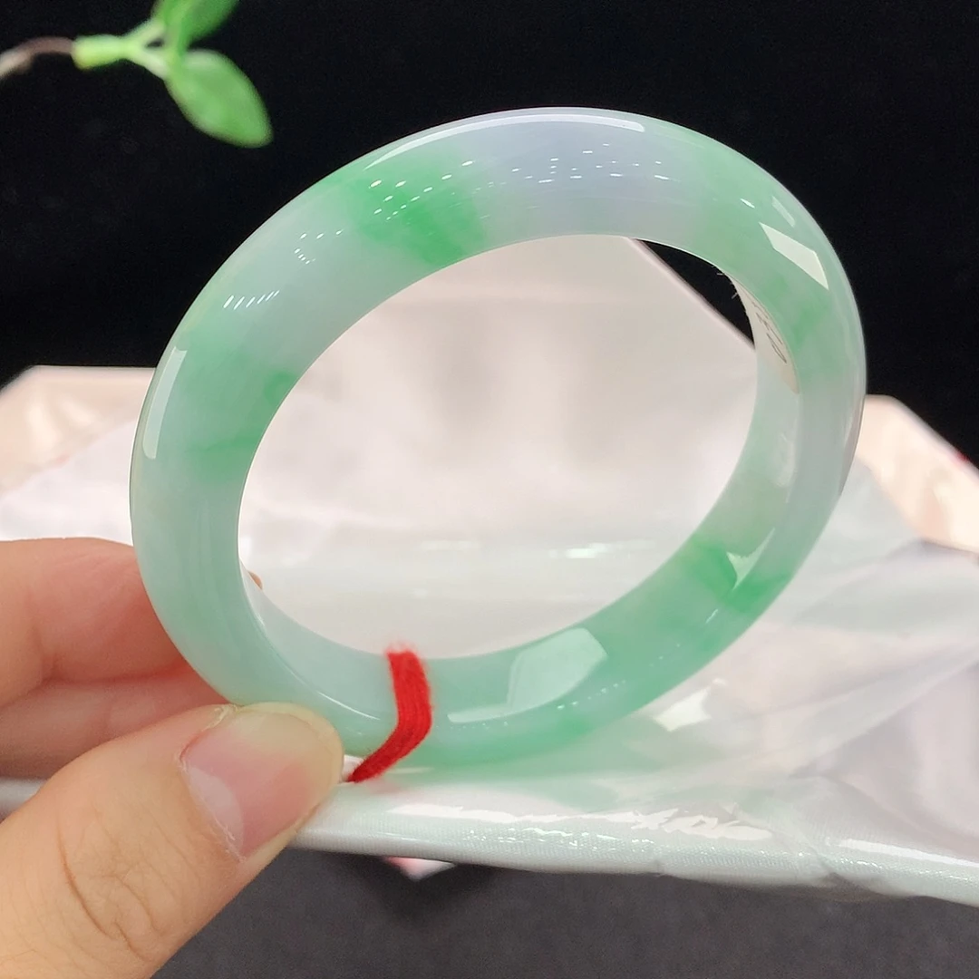 翡翠未镶嵌手镯0382