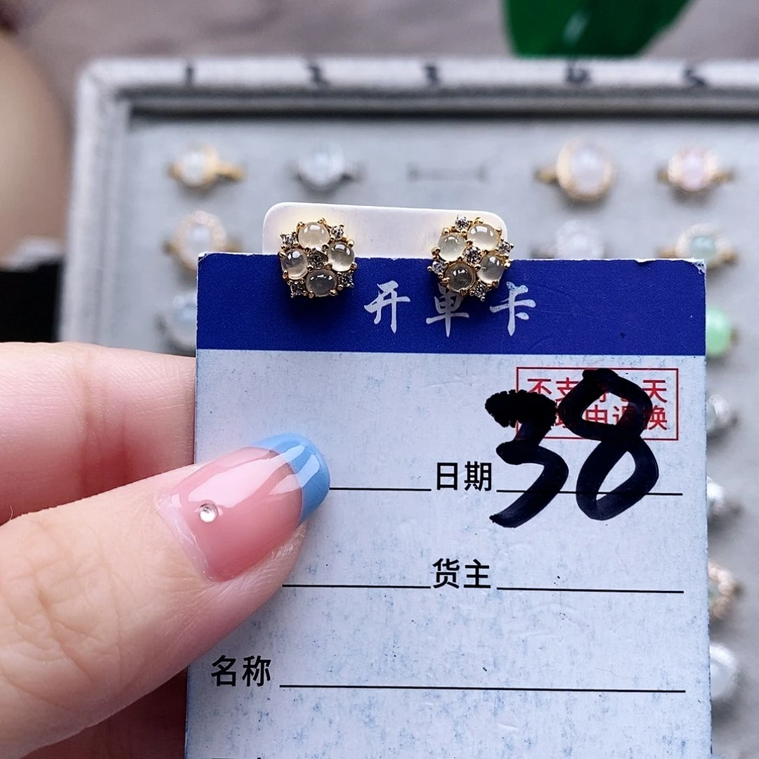 大***女翡翠未镶嵌戒指耳钉