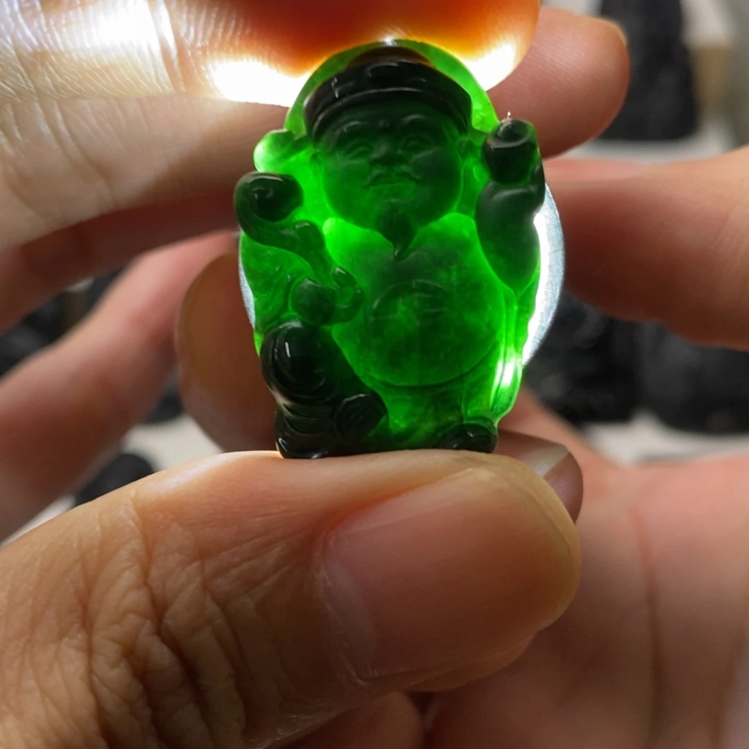 翡翠未镶嵌吊坠(赠链)