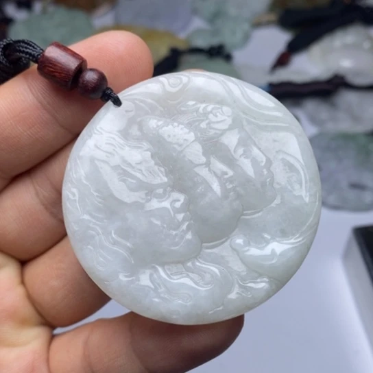 翡翠未镶嵌颈饰翡翠