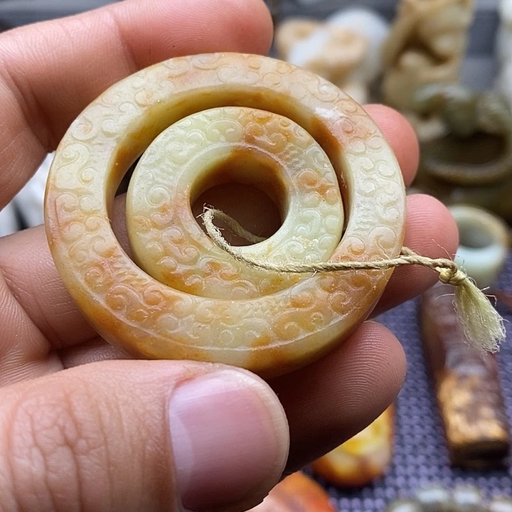 未镶嵌蛇纹石玉颈饰