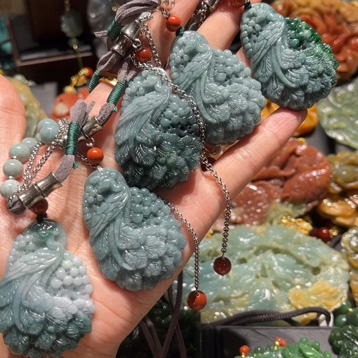 岫玉未镶嵌毛衣链