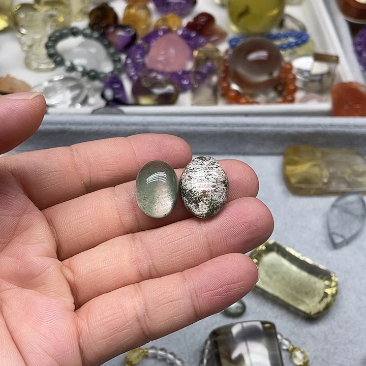 未镶嵌颈饰水晶中***进魔盒